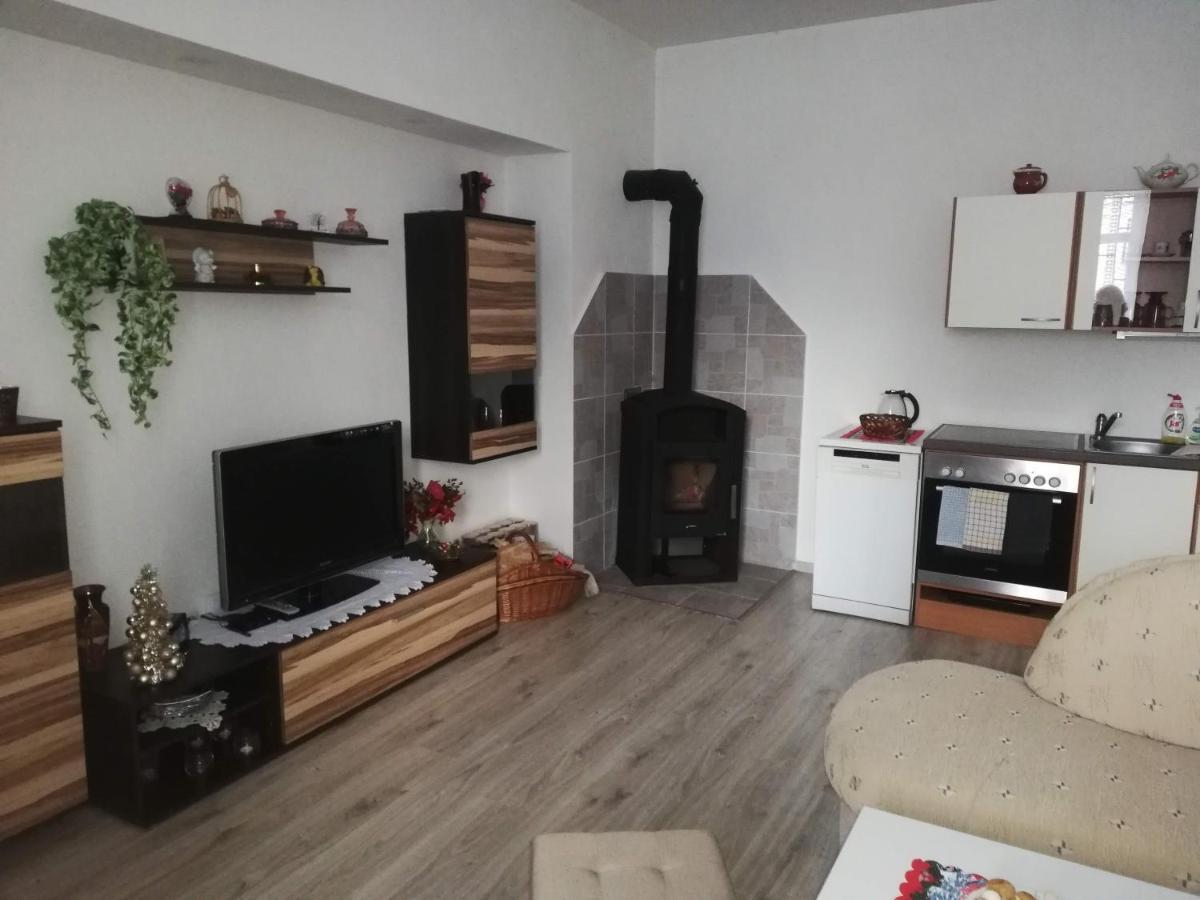 Apartman Petra Kovářská エクステリア 写真
